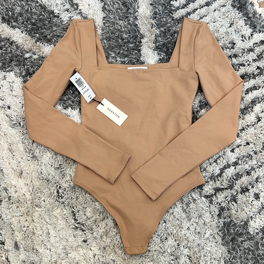 Babaton Contour Squareneck Longsleeve Bodysuit - Classic tan